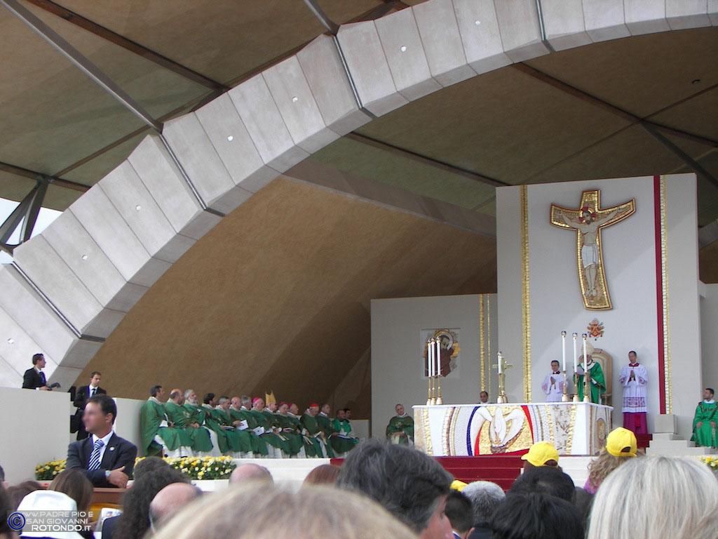 Benedetto XVI Pronto A Celebrare Messa